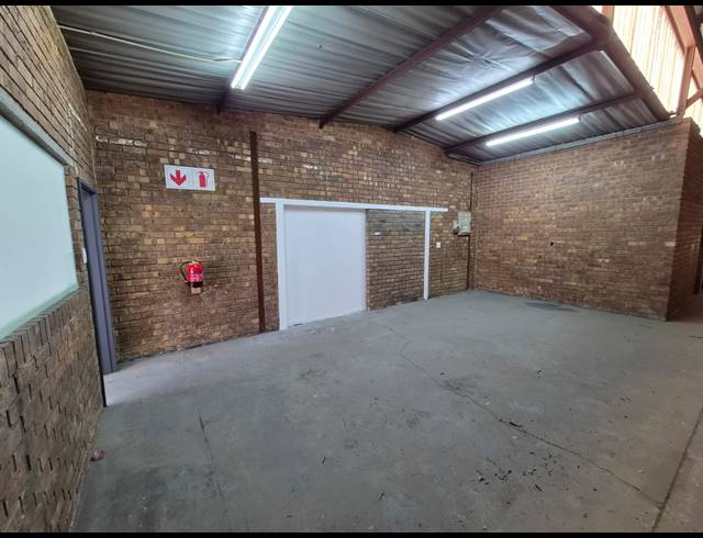 172M² WAREHOUSE TO LET IN WADEVILLE